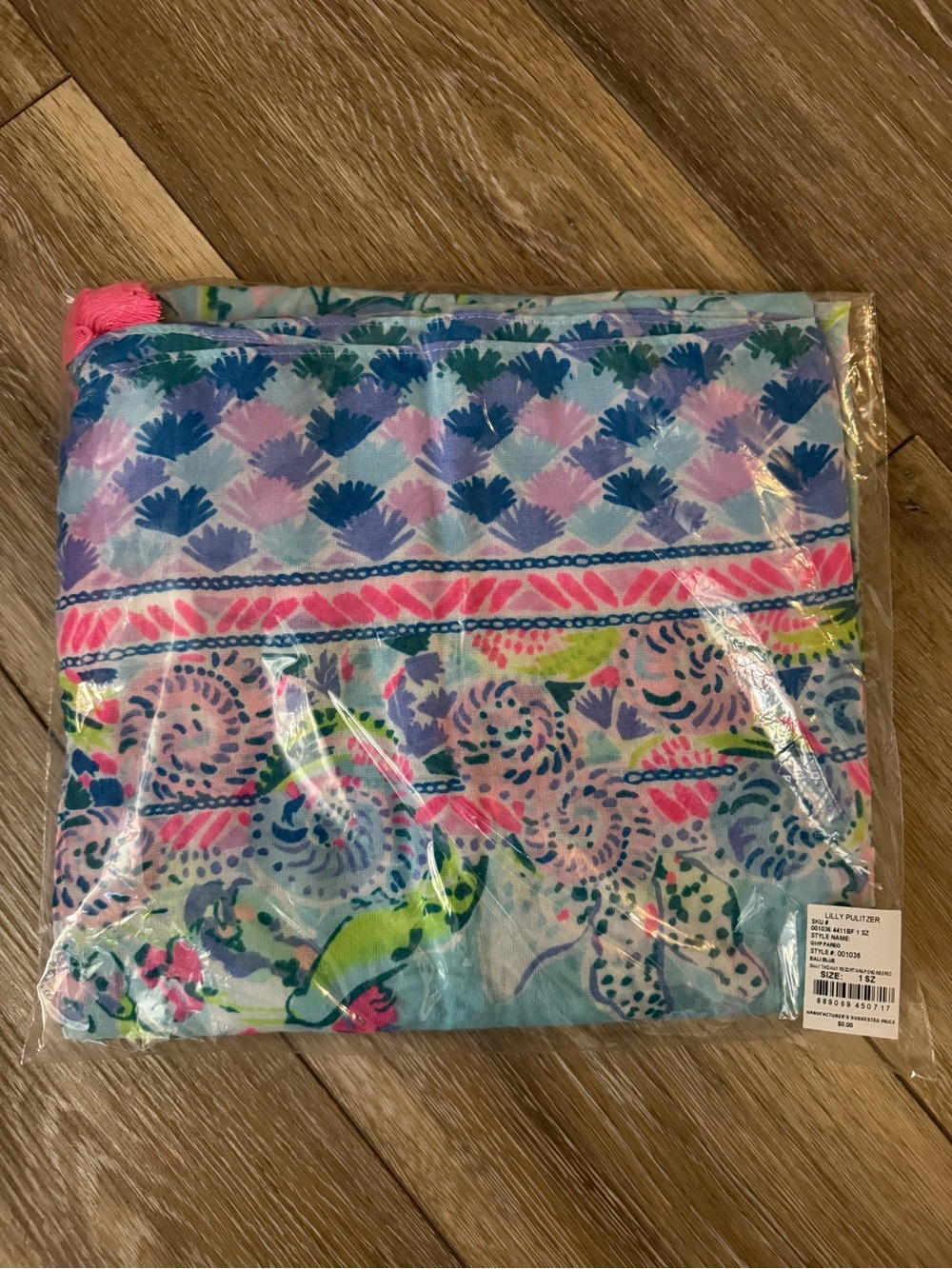 Lilly Pulitzer Resort Wrap - Picture 4 of 5